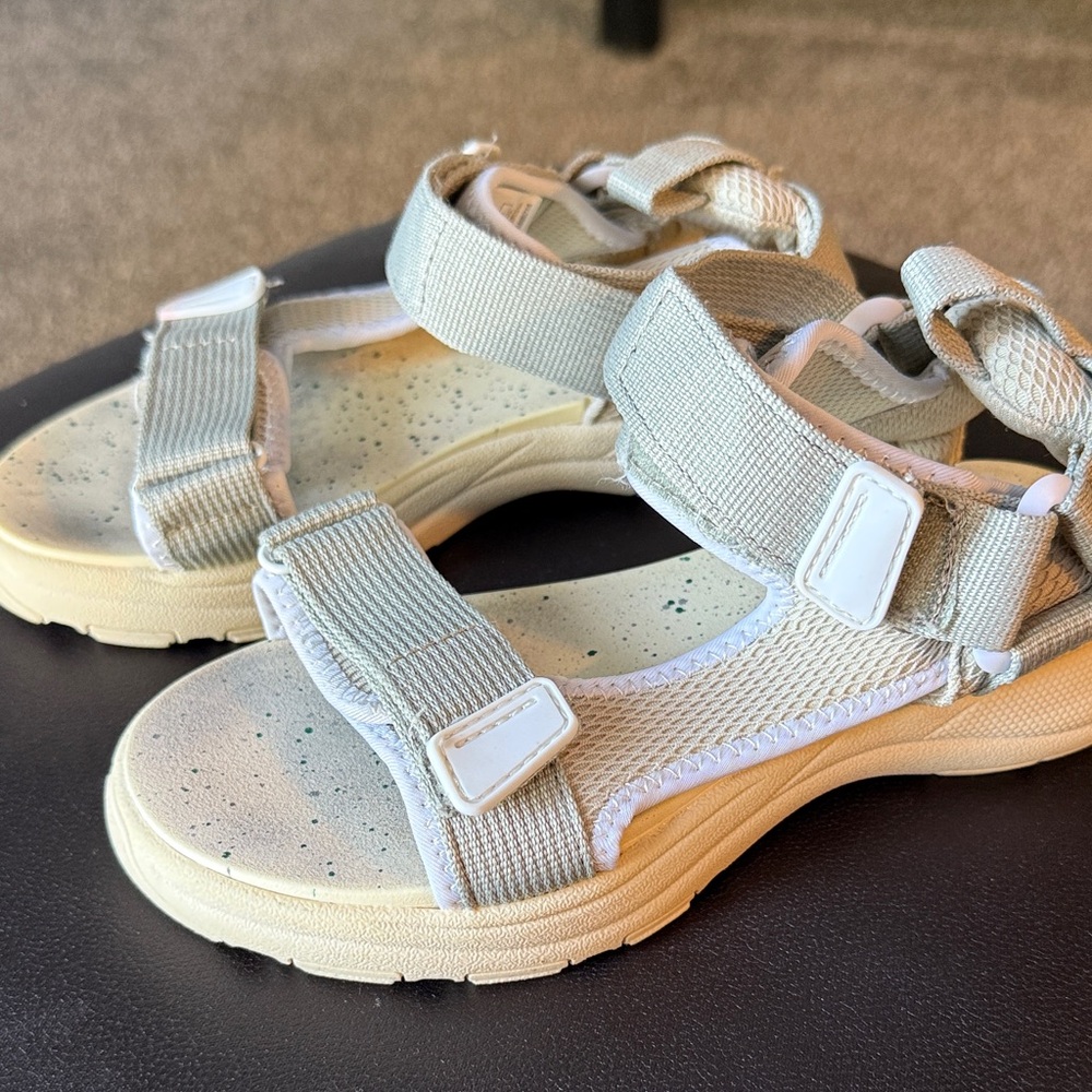 Kids Unisex Zara Gray & White Canvas Strap Velcro Sandals Youth Size 1